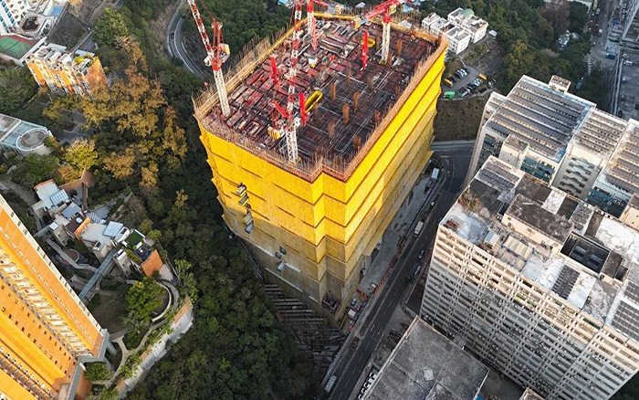 擎动香江！徐工群塔助力中国移动香港火炭数据中心建设