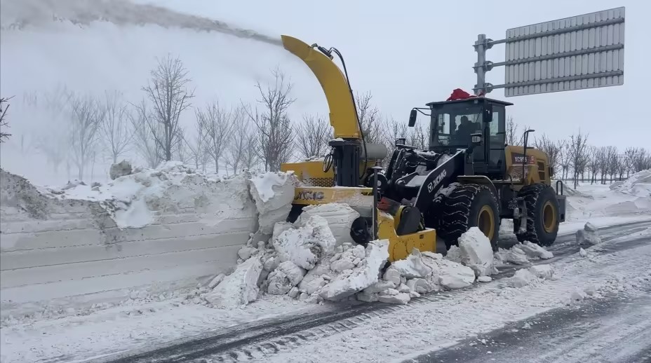 徐工抛雪机：以硬核实力，驾驭每一场风雪